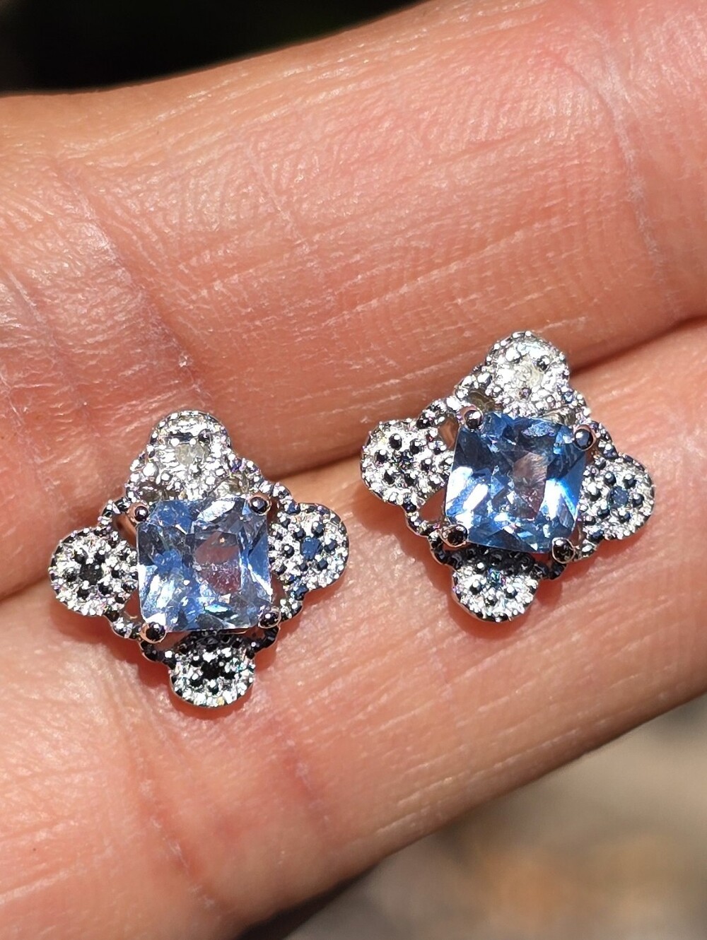 NWT sterling silver 925 blue diamond clover diamond accent December studs earrin